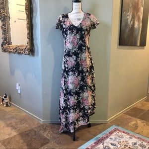 Positive Attitude Vintage black floral dress. Med
